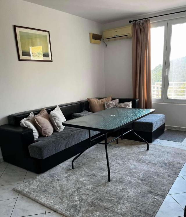 Hotel in Petrovac with 16 rooms