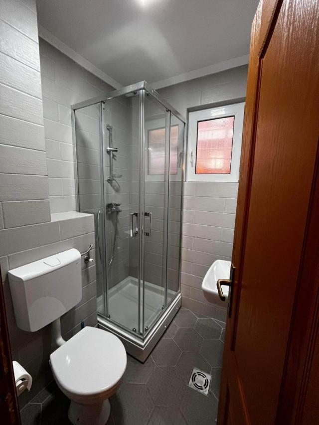 Hotel in Petrovac with 16 rooms