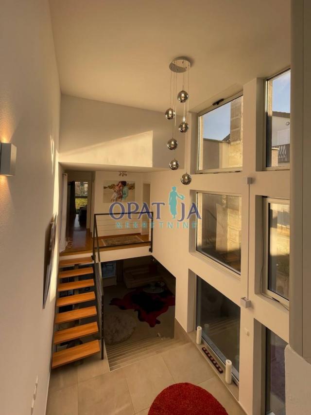 Zadar - Elegantna kuća sa stilom - vrt - terasa - na mirnoj lokaciji