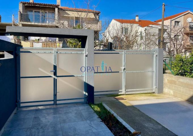 Zadar - Elegantna kuća sa stilom - vrt - terasa - na mirnoj lokaciji