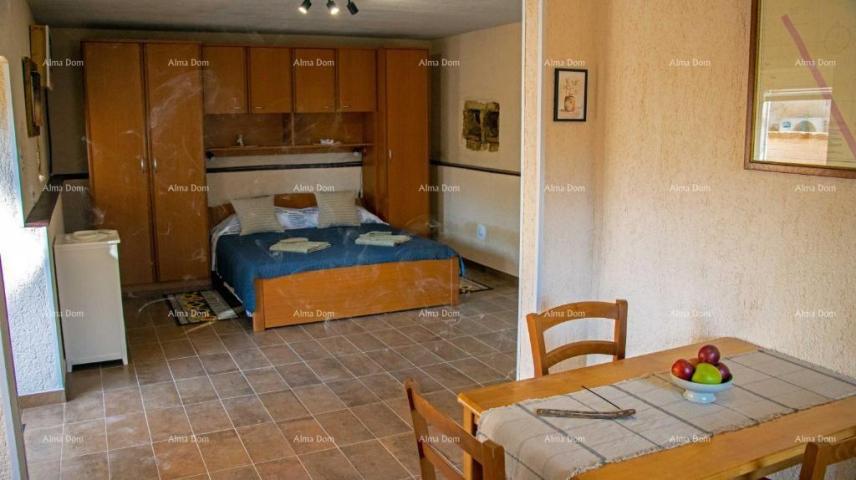 Kuća Prodaja- dvije kuće na odličnoj lokaciji s pogledom na more – Medulin, Vinkuran!