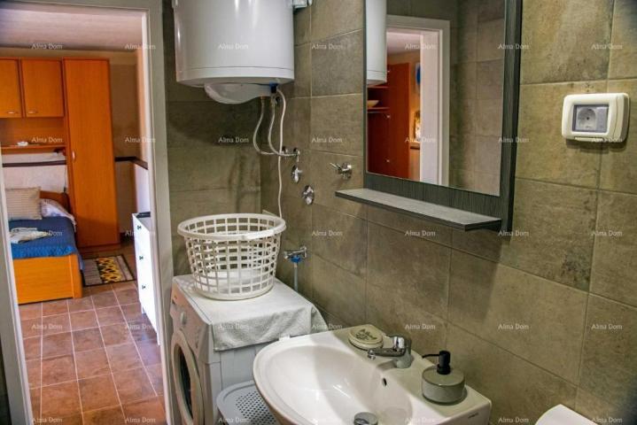Kuća Prodaja- dvije kuće na odličnoj lokaciji s pogledom na more – Medulin, Vinkuran!