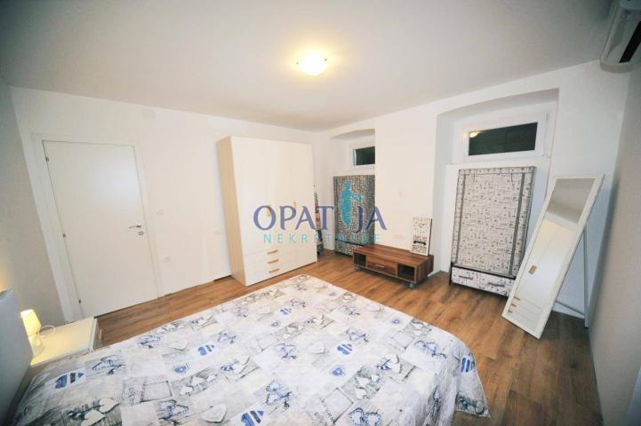 Opatija strogi centar stan 2S+DB, 100 m2, prizemlje