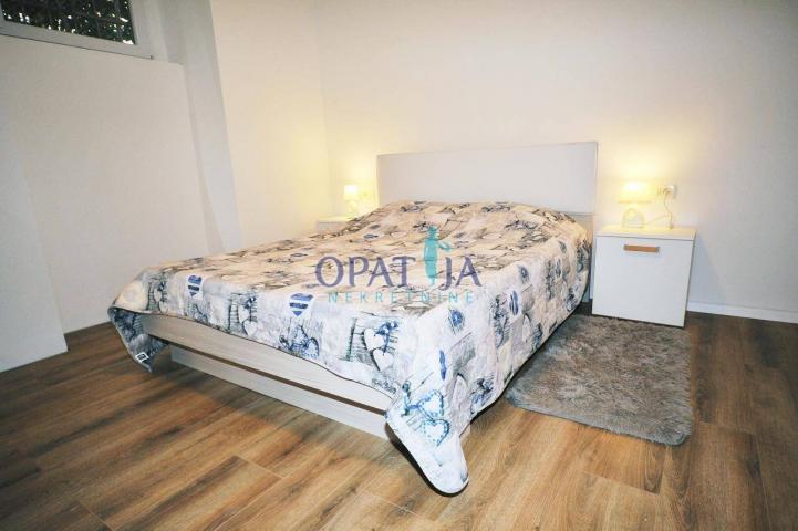 Opatija strogi centar stan 2S+DB, 100 m2, prizemlje