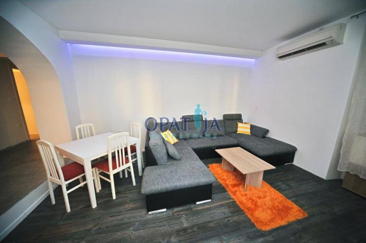 Opatija strogi centar stan 2S+DB, 100 m2, prizemlje