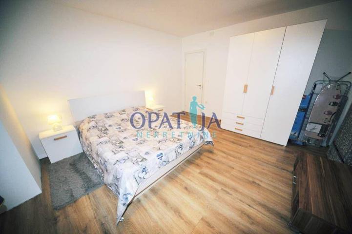 Opatija strogi centar stan 2S+DB, 100 m2, prizemlje