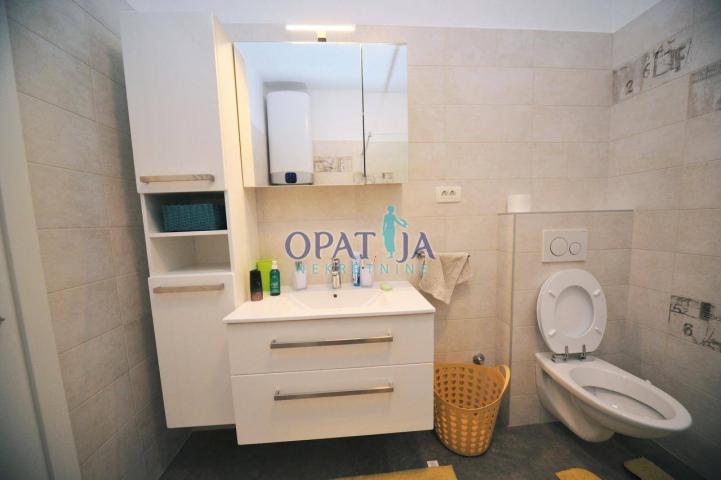 Opatija strogi centar stan 2S+DB, 100 m2, prizemlje
