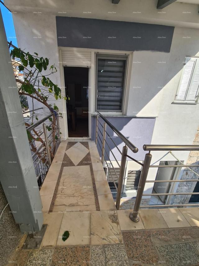 Kuća Prodaja kuće u centru Medulina!