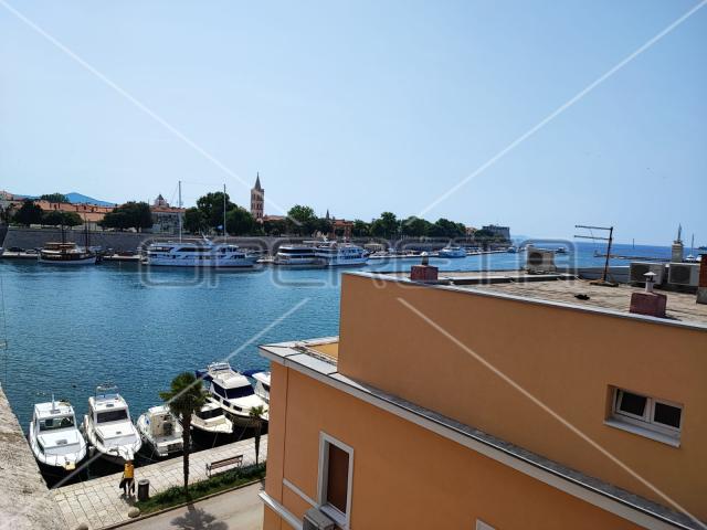 Jedinstven trosoban stan, 94 m2, Branimirova obala, Zadar