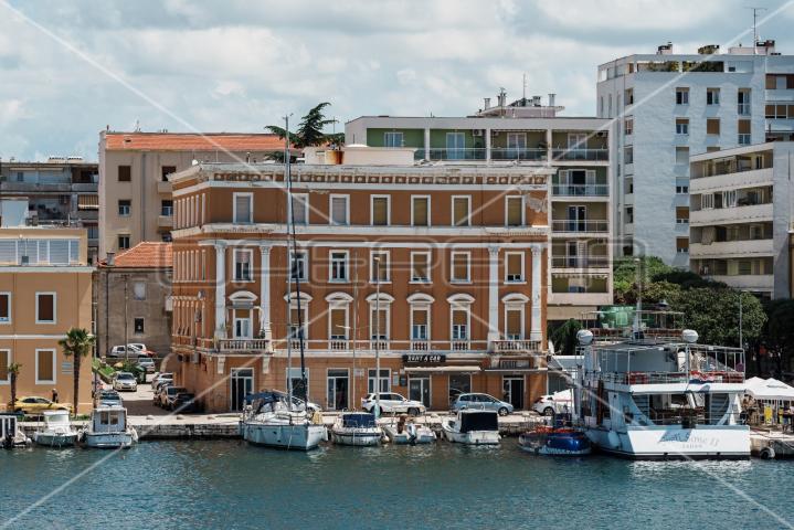 Jedinstven trosoban stan, 94 m2, Branimirova obala, Zadar