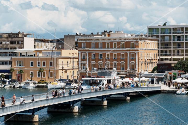 Jedinstven trosoban stan, 94 m2, Branimirova obala, Zadar