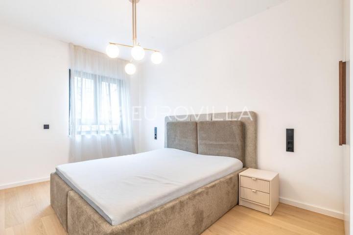 Zagreb, Kvaternikov trg, moderan dvosoban stan, 58 m²
