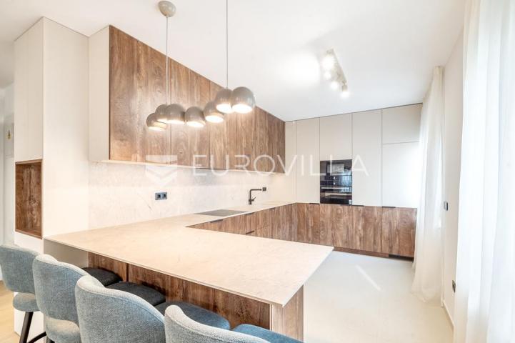 Zagreb, Kvaternikov trg, moderan dvosoban stan, 58 m²