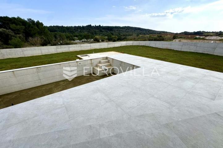 Istra, Banjole, moderna vila s bazenom za dugoročni najam, novogradnja