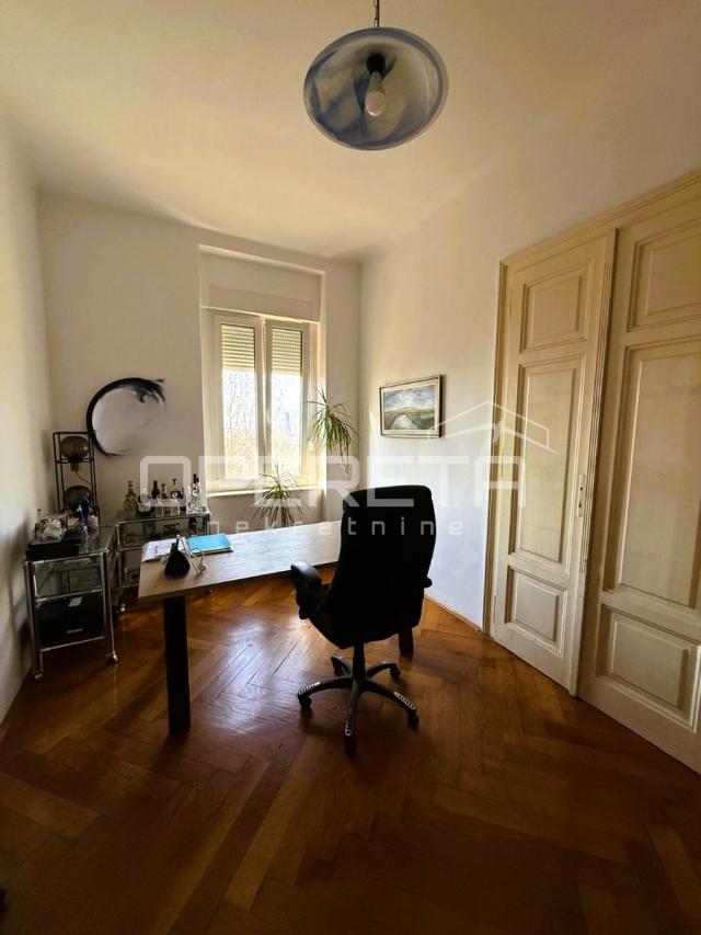 Šesterosobni stan u centru Rijeke