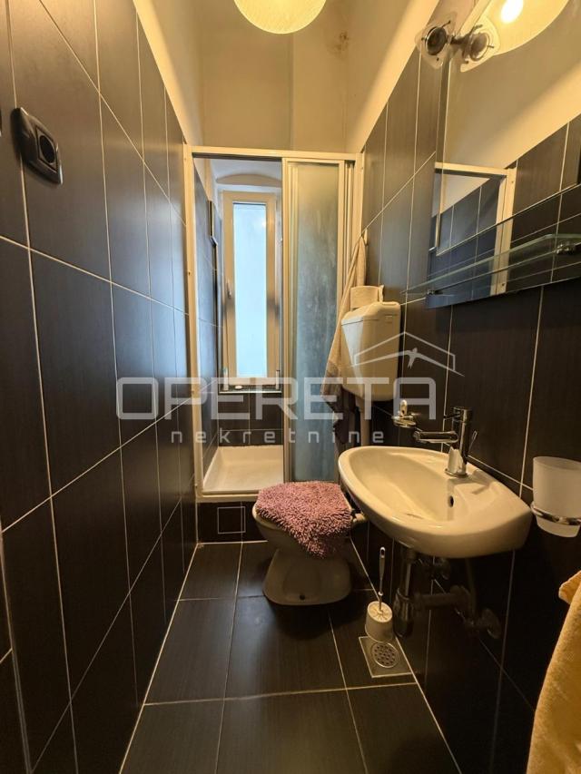 Šesterosobni stan u centru Rijeke