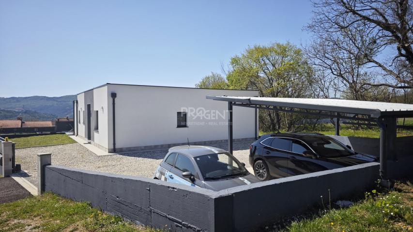 ISTRA, BUZET, KUĆA SA BAZENOM, PRODAJE SE