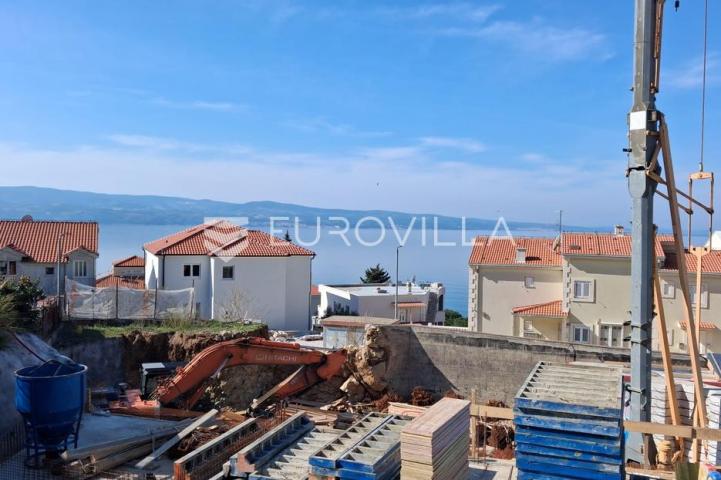 Omiška rivijera, dvosoban stan s pogledom na more, 2. kat moderne novogradnje, 63.15 m²
