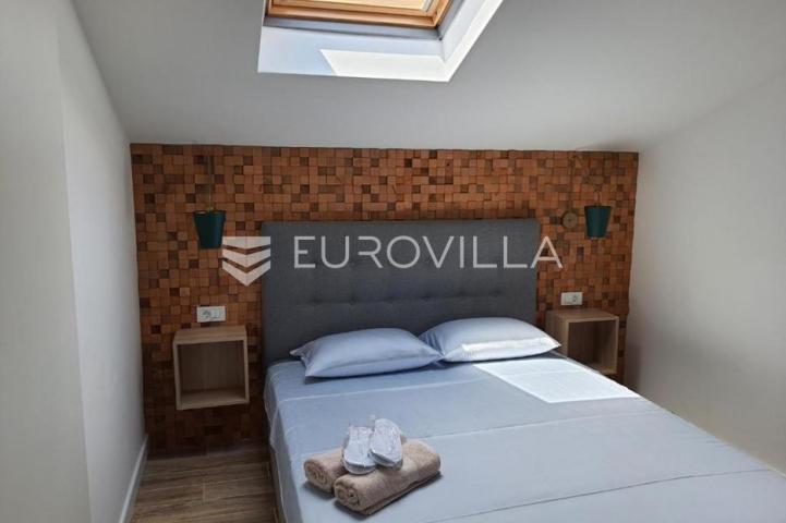 Lovran, predivna kuća s tri apartmana 50 m od mora