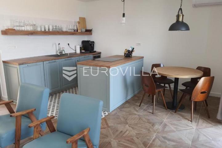 Lovran, predivna kuća s tri apartmana 50 m od mora