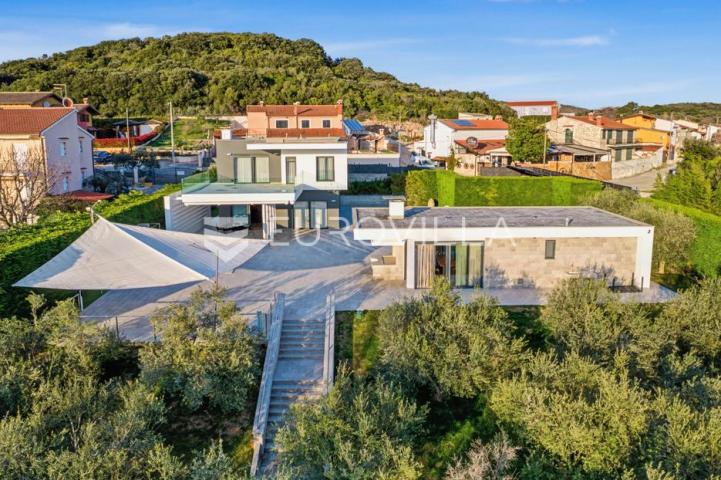 Istra, Vrsar, luksuzna vila s gostinjskom kućom, grijanim bazenom i potpunom privatnošću