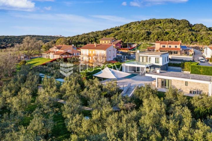 Istra, Vrsar, luksuzna vila s gostinjskom kućom, grijanim bazenom i potpunom privatnošću