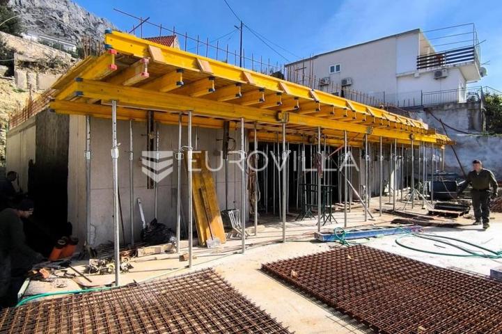 Omiška rivijera, jednosoban stan na drugom katu moderne novogradnje, 62.64 m²