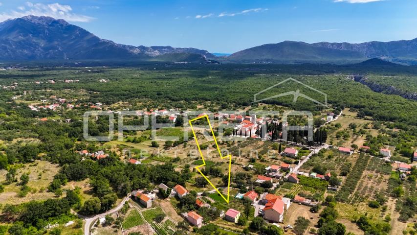 Kuća s potencijalom, Katuni, Šestanovac