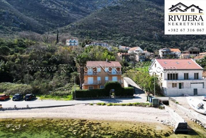 Kuca na prvoj liniji do mora Stoliv