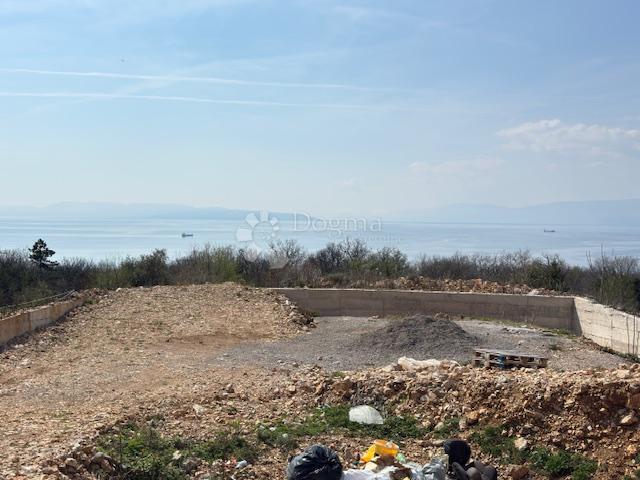 Kostrena – građevinsko zemljište s pogledom na more, 982 m²