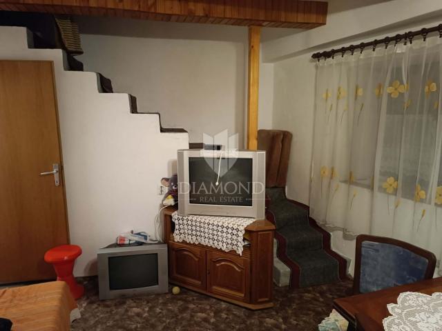 Starina u Dobrinju, otok Krk