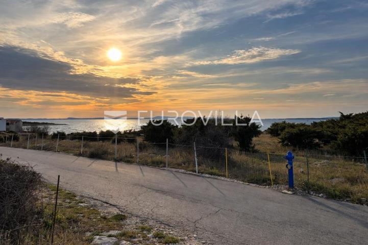 Pag, Proboj Košljun, građevinsko zemljište s građevinskom dozvolom 200 m od mora