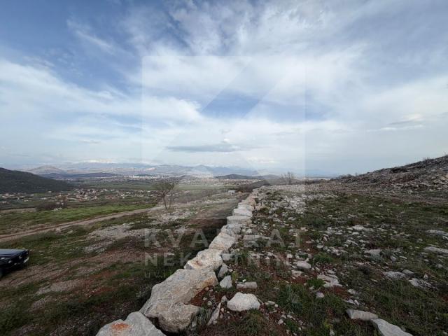 Prodaja, Zemljište, Podgorica, Beri, 900m2