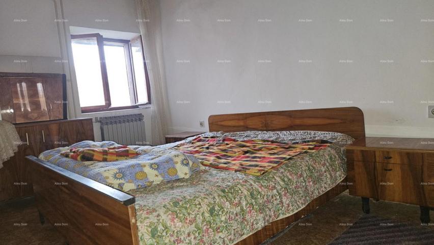 Kuća ŽMINJ (okolice) - odlična kamena kuća s dvorištem
