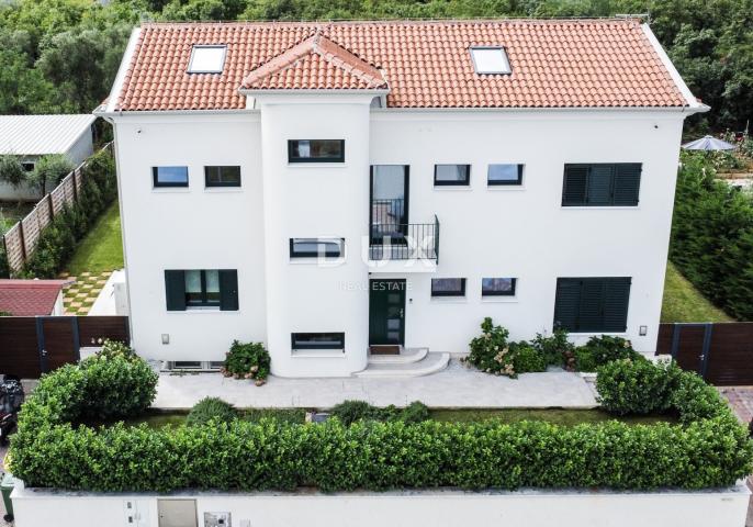 ISTRA, UMAG – Luksuzna vila, bazen, pogled na more