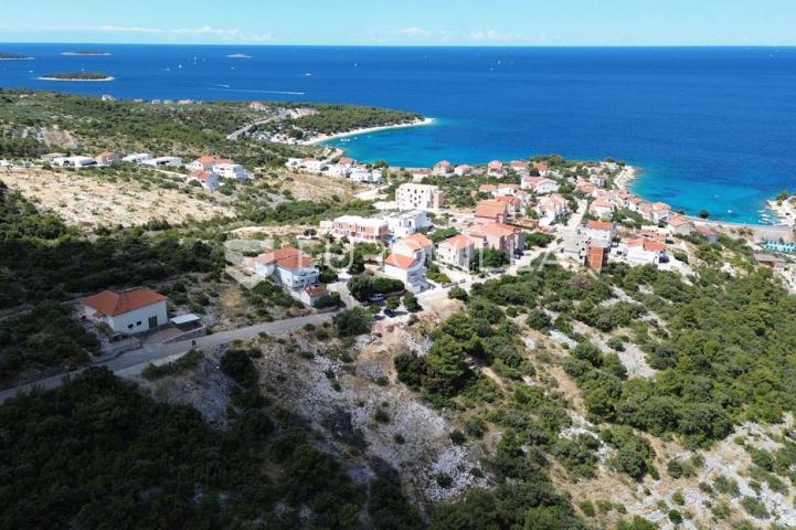 Primošten, zemljište s dozvolom za gradnju vile s bazenom
