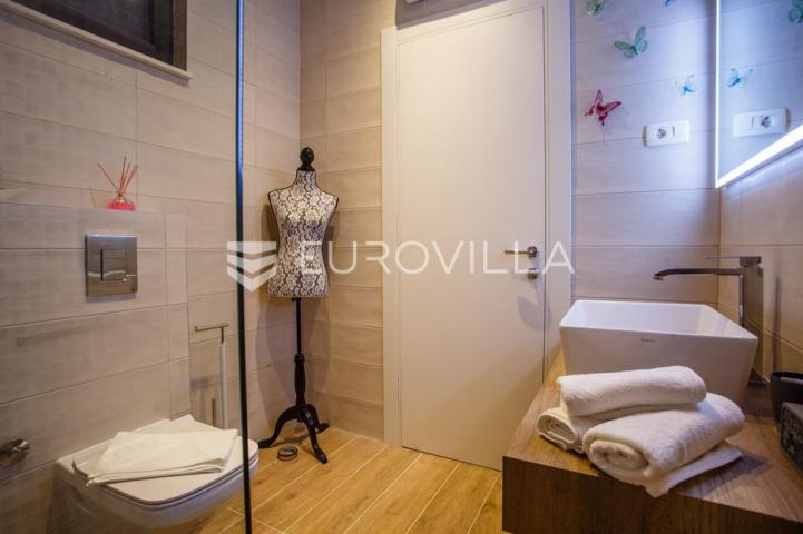 Kaštela, Kaštel Stari, jedinstvena vila s veličanstvenim pogledom