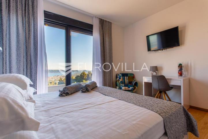 Kaštela, Kaštel Stari, jedinstvena vila s veličanstvenim pogledom