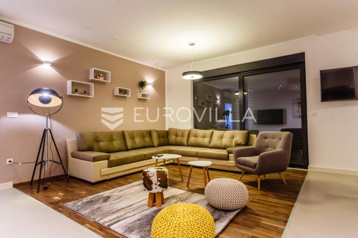 Kaštela, Kaštel Stari, jedinstvena vila s veličanstvenim pogledom
