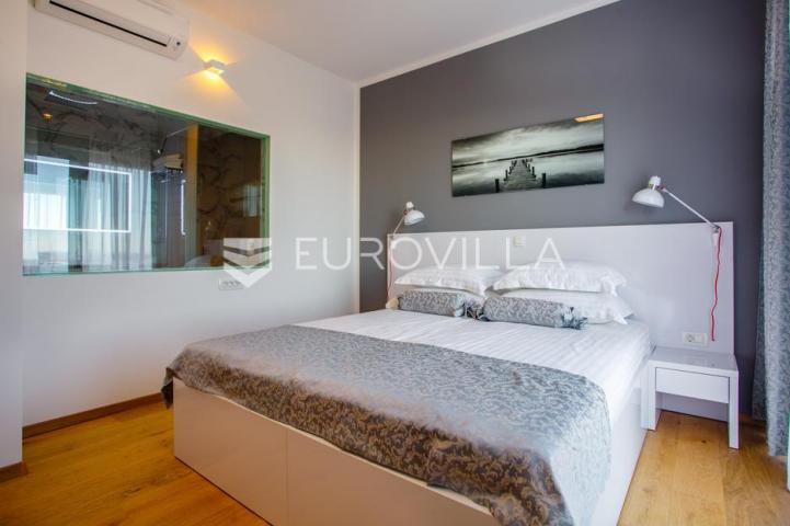 Kaštela, Kaštel Stari, jedinstvena vila s veličanstvenim pogledom