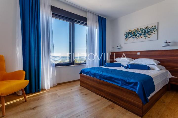 Kaštela, Kaštel Stari, jedinstvena vila s veličanstvenim pogledom