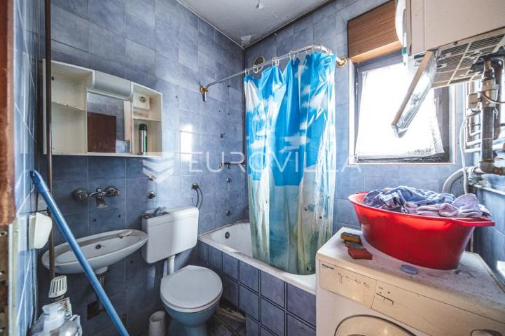 Zagreb, Rudeš, prostran dvoetažan stan 103 m² za adaptaciju