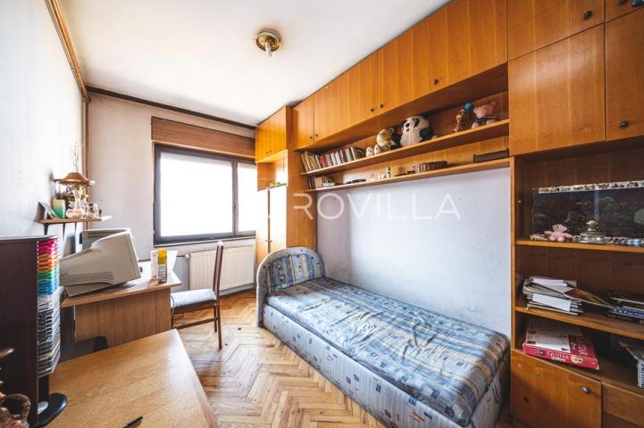 Zagreb, Rudeš, prostran dvoetažan stan 103 m² za adaptaciju