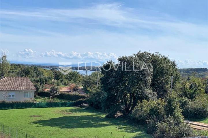 Istra, okolica Pule, novogradnja vrhunska Villa s bazenom 460 m do mora