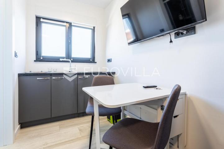 Vodice, Srima prekrasan penthouse, 50 metara od mora
