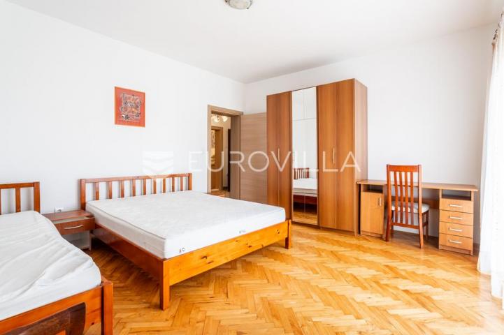 Omiš, Duće, prostrani dvosoban stan, 95,20 m²