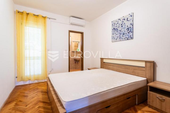 Omiš, Duće, prostrani dvosoban stan, 95,20 m²