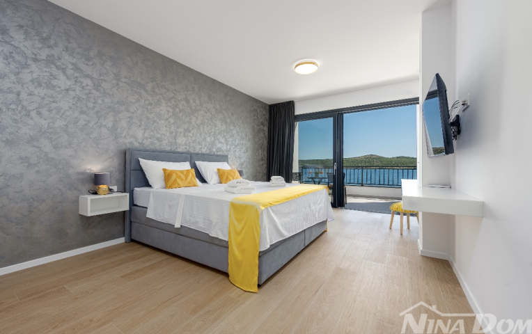 Luksuzna villa u 1. redu do mora – Posedarje, Zadar