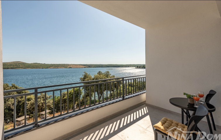 Luksuzna villa u 1. redu do mora – Posedarje, Zadar