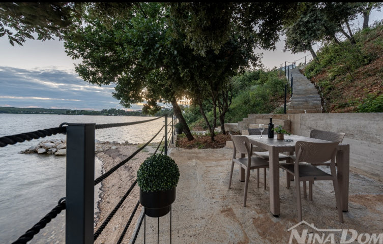 Luksuzna villa u 1. redu do mora – Posedarje, Zadar